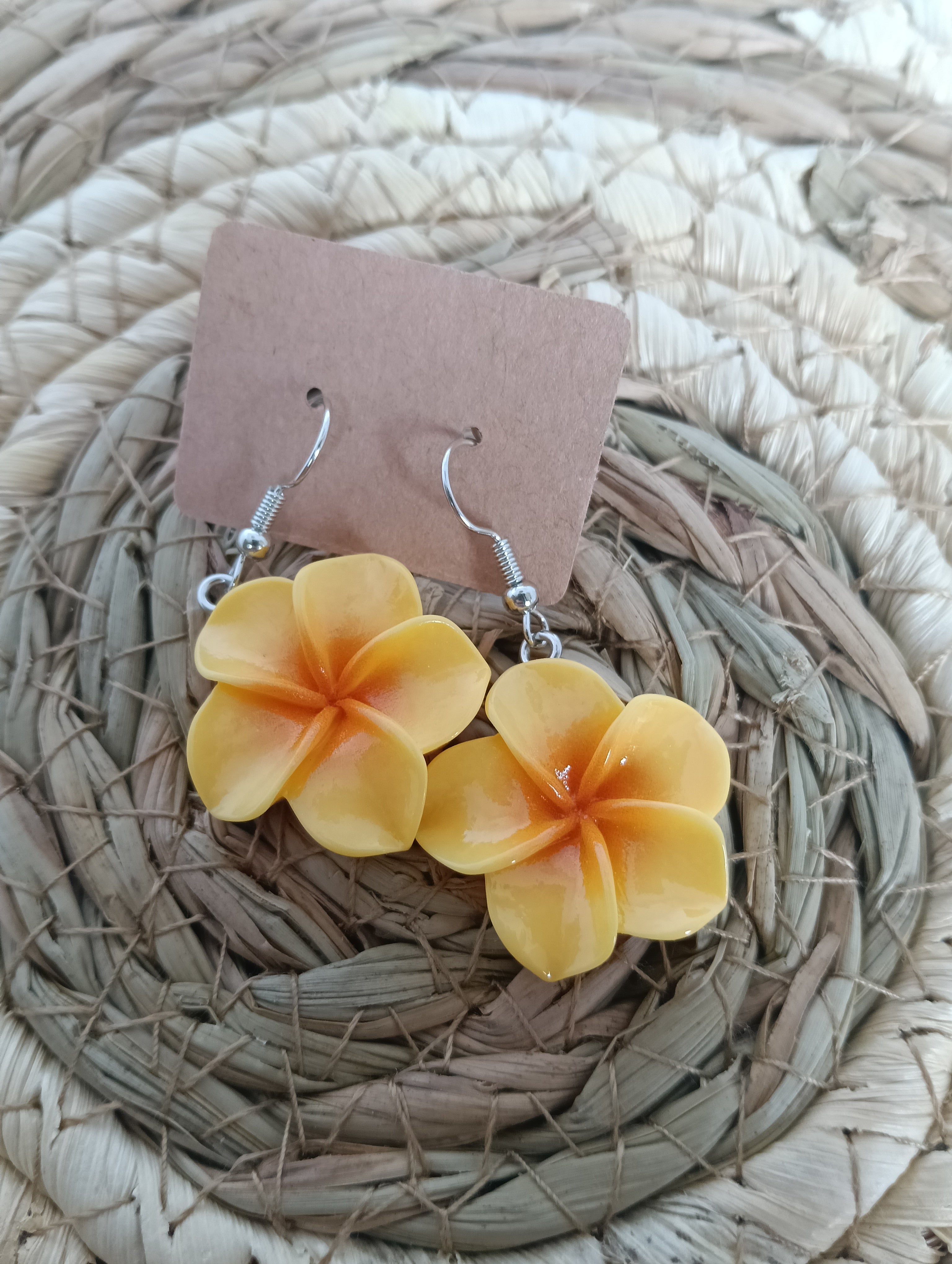 boucle d'oreille fleur tiaré